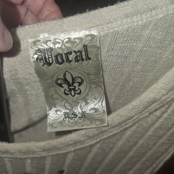 Vocal Cream Sleeveless Top with Eagle Design - Picture 2 of 4